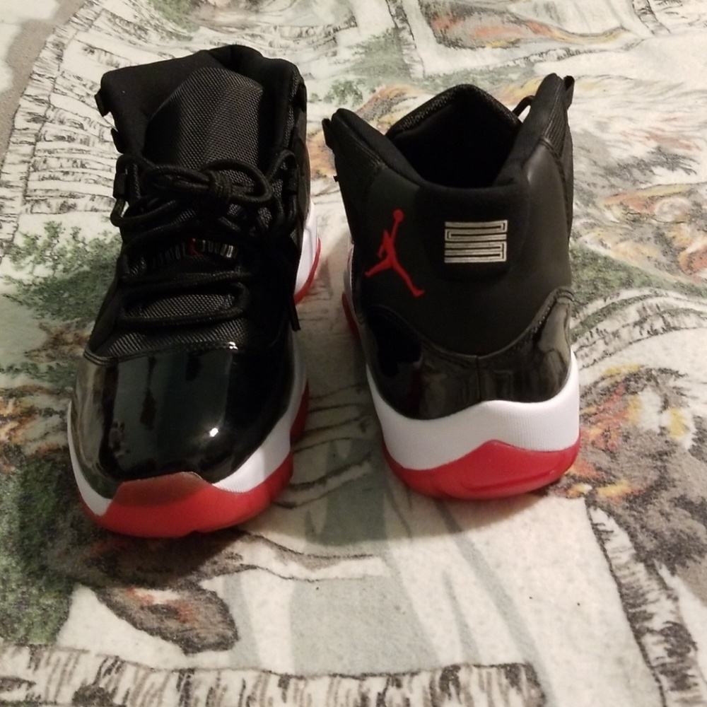 Air jordan 11 bread
